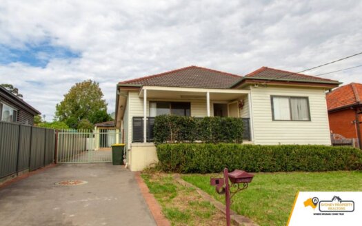 2 Gloucester Avenue, Merrylands, NSW 2160