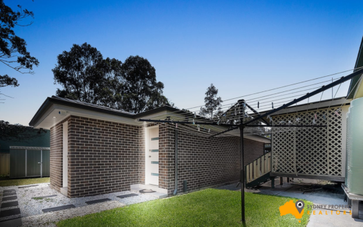 27A chaplin cre, quackershill