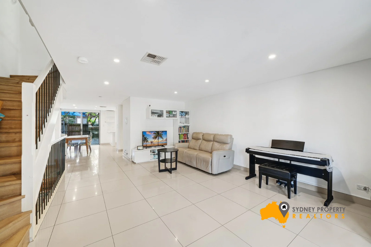 4-48 50 PENELOPE LUCAS LANE, Rosehill 6