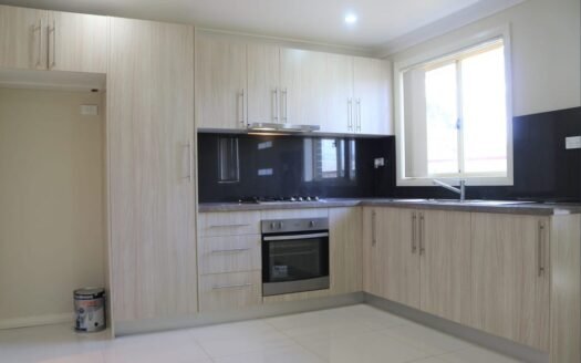 33B Dan Crescent, Colyton, NSW 2760